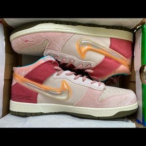 Nike Social Status x Dunk Mid “Free Lunch” Pro QS